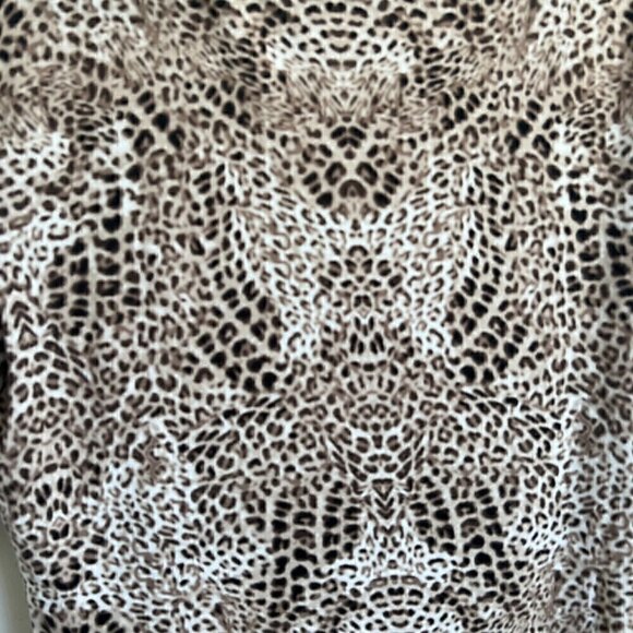 Dana Buchman Women’s Brown White Leopard Print Wrap Style V-Neck Top Size Small - Picture 8 of 8